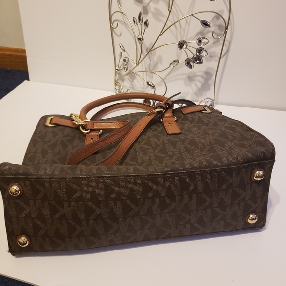 MK Hamilton Purse and MK Charm Sling Sandal - Picture 3 of 8